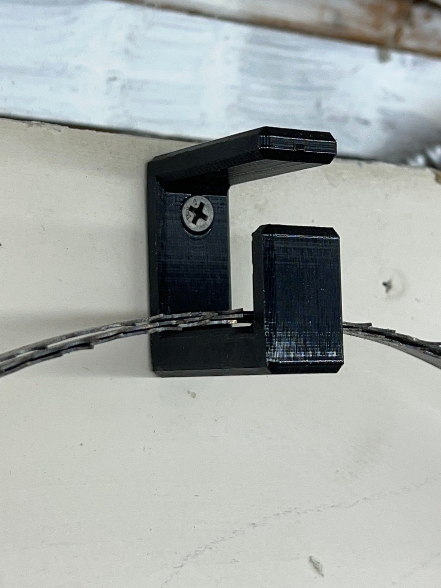Wall-Mounted 3D Printed Bandsaw Blade Hook for Safe Space-Saving Blade Storage