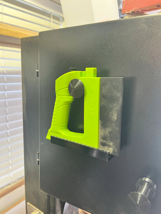 Versatile Magnetic Tool Holder for Bandsaws, Tablesaws, and Beyond